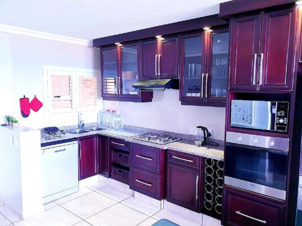 9 Queensview Увонго-Біч Екстер'єр фото